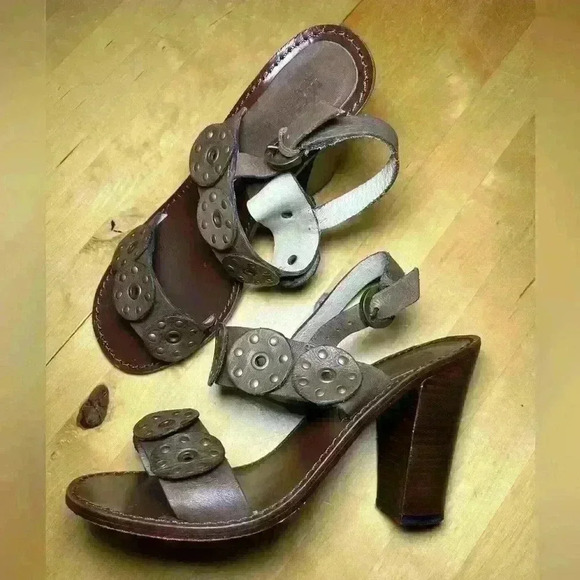 Michael Kors Studded Leather Sandals Heel Buckle Straps Chunky 90s Y2K Women’s 7 - Picture 1 of 9
